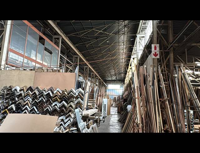 5,100M² WAREHOUSE FOR SALE IN INDUSTRIA